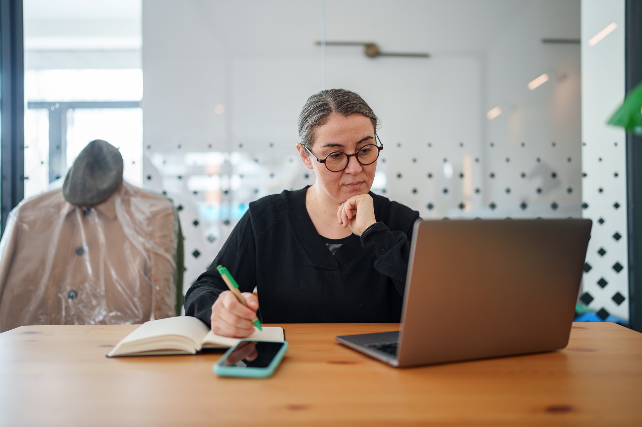 I Stock 2199372199 Web